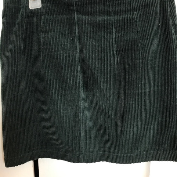 Little skirt 💚 - Picture 10 of 12